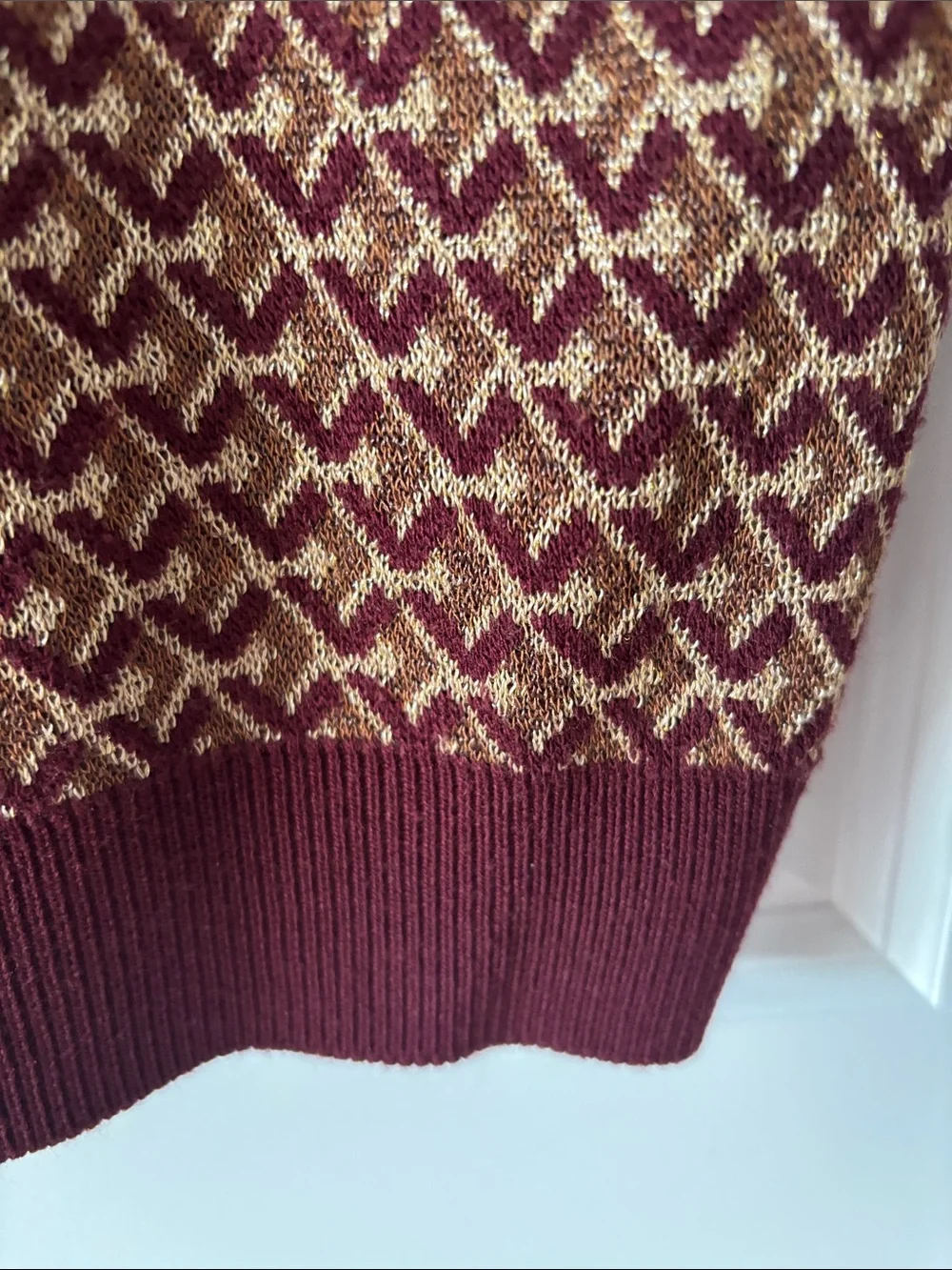 Zara Burgundy and Tan Patterned V-Neck Sweater - Picture 6 of 6